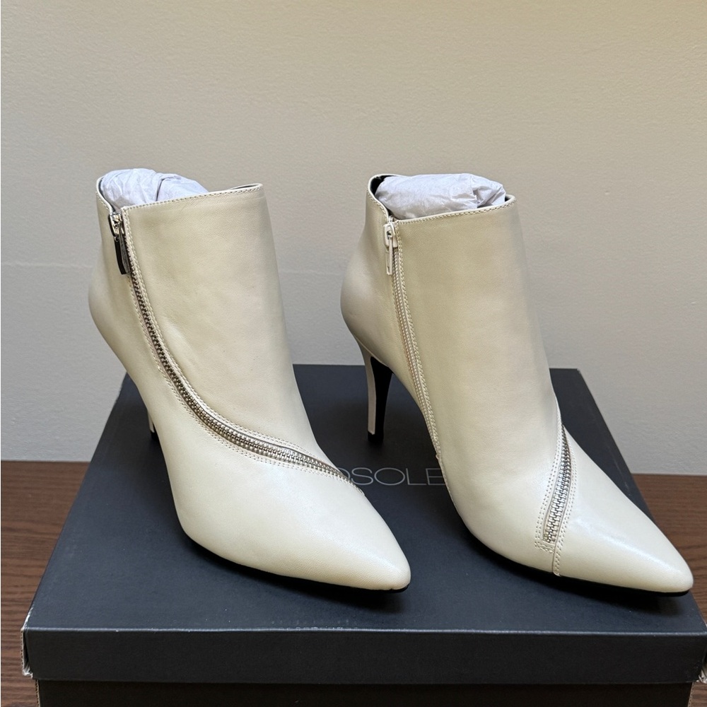 Aerosoles DEADLINE Heel Booties ~  Leather, 8.5 , Bone White ~ NEW IN BOX